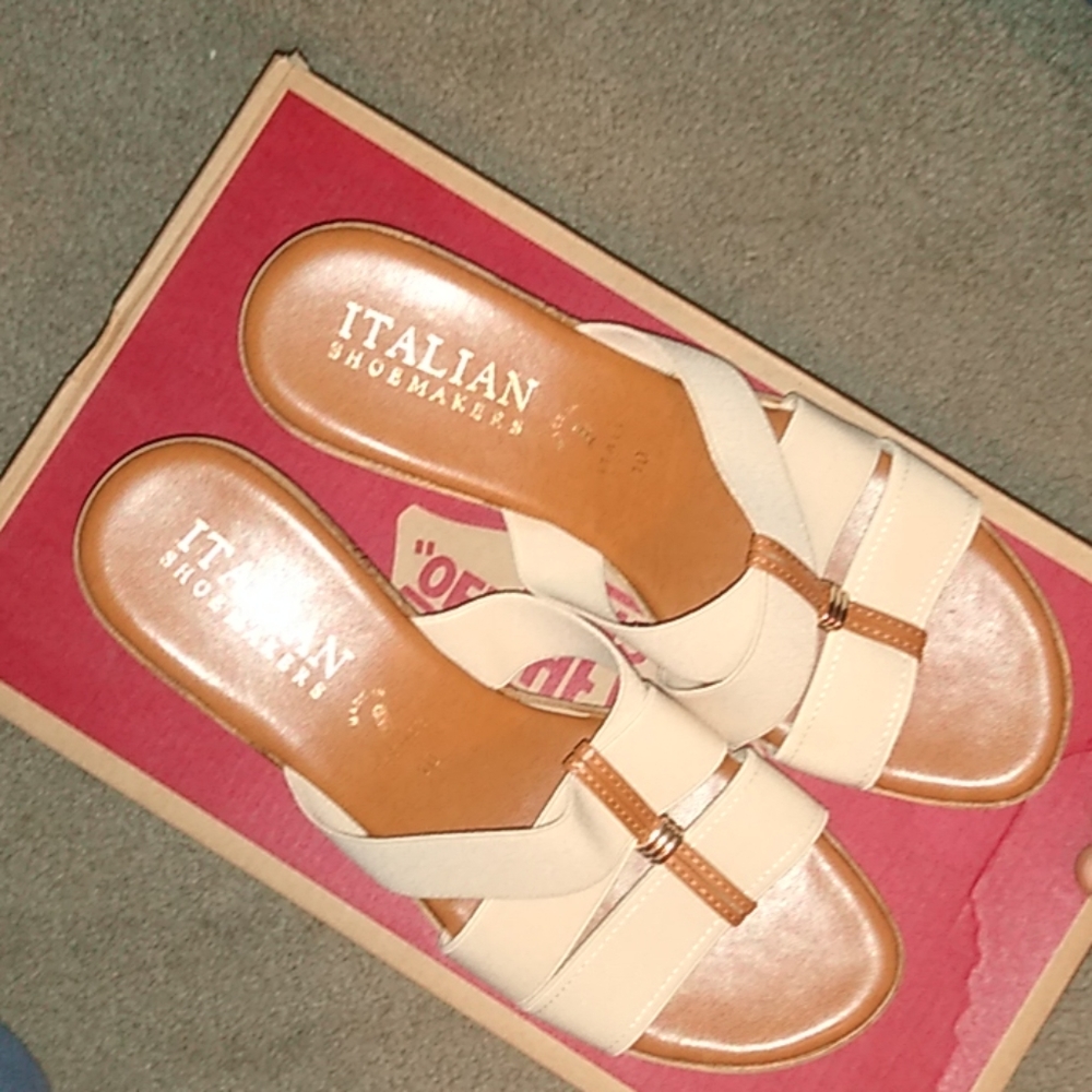 Brand New " Italian ShoeMakers" Wedge Shoes